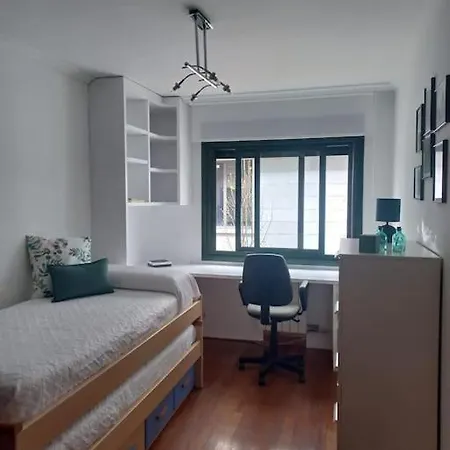 Los Almendros En El Camino *